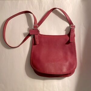 Vintage COACH Hippie Flap Shoulder Bag Crossbody Bag Red 9135 Leather
